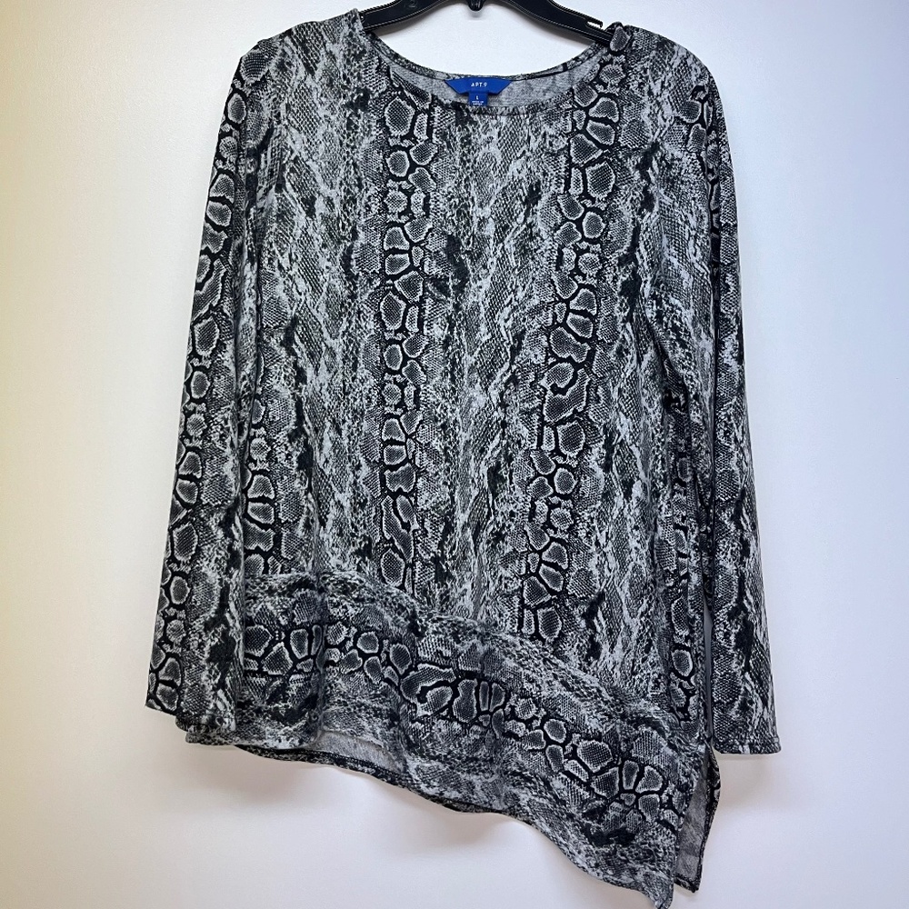 Asymmetric Animal print top